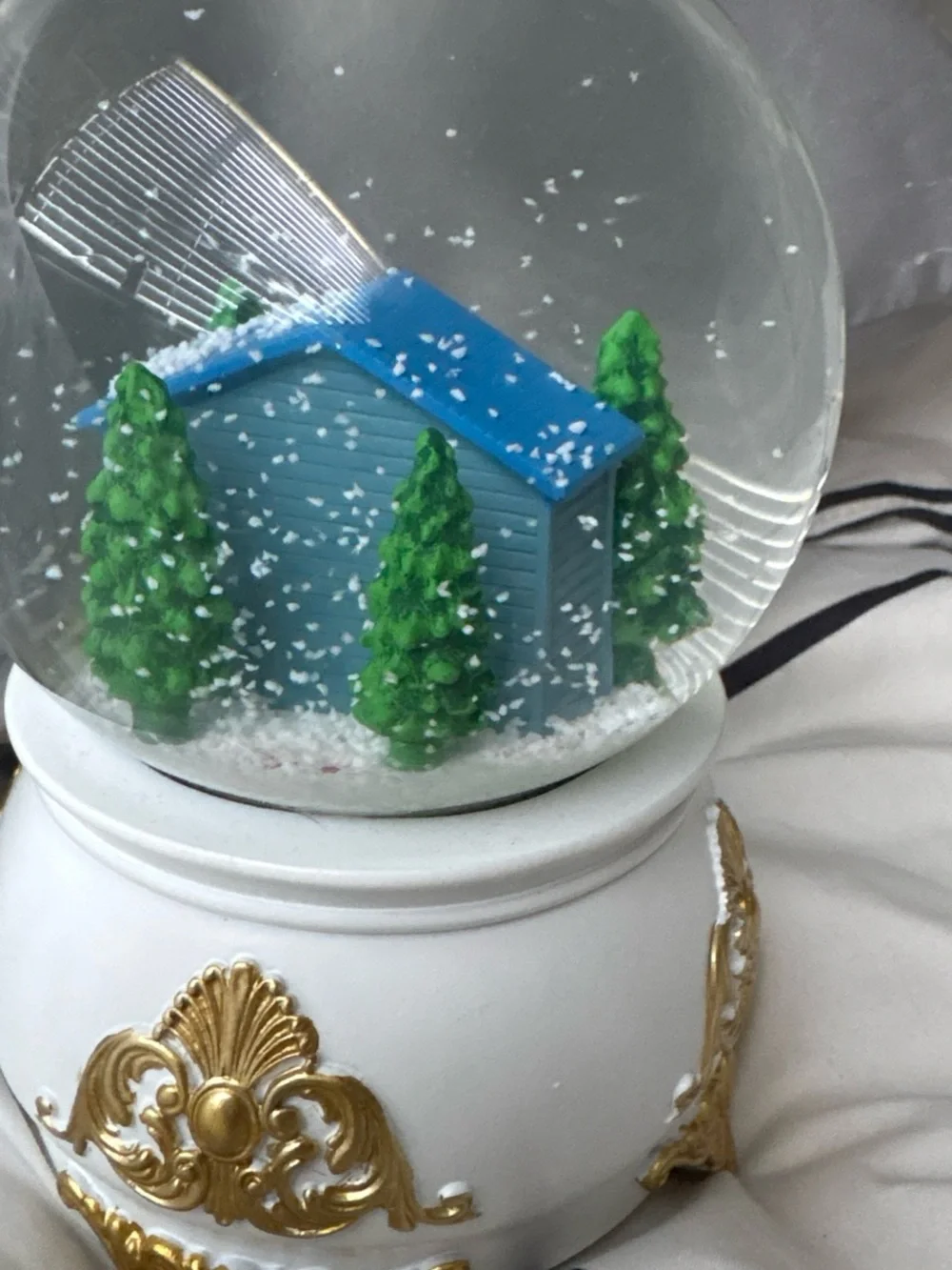 TAYLOR SWIFT LOVER HOUSE SNOWGLOBE GREAT CONDITION